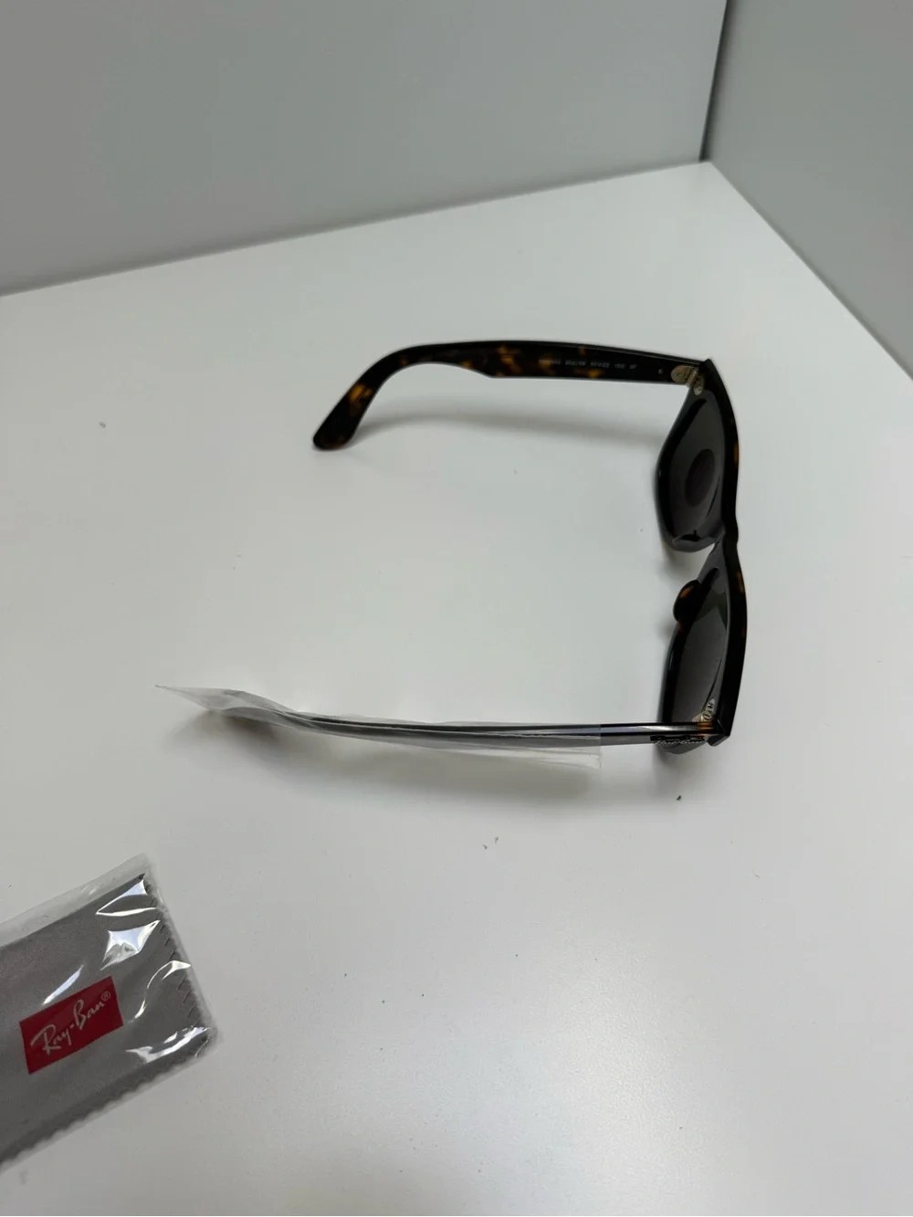 Ray-Ban Men’s Tortoiseshell Wayfarer Sunglasses with Polarized Black Lenses